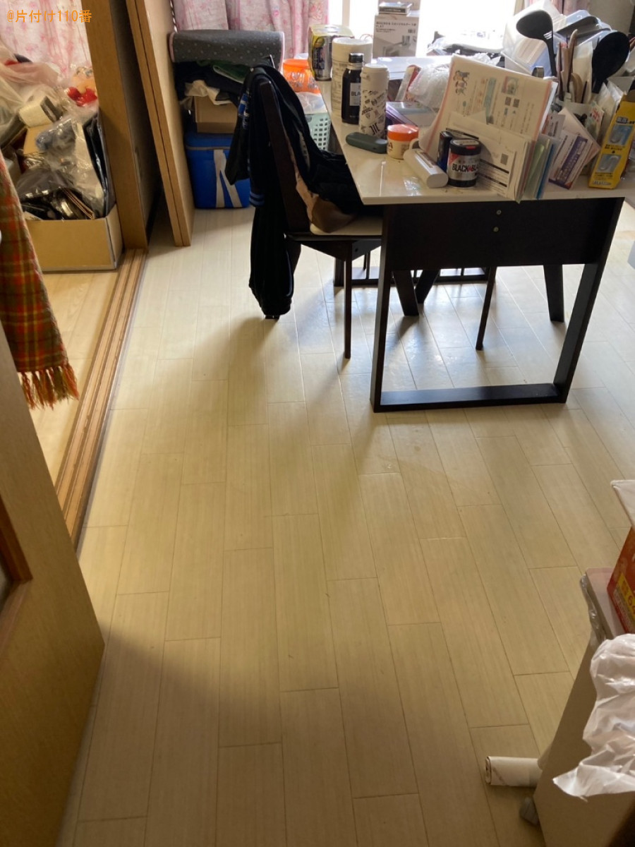 ゴミ屋敷状態の家の片付けとハウスクリーニングと家具の配置換え